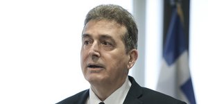 Το νομοσχέδιο του Μιχάλη Χρυσοχοίδη για το άσυλο