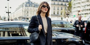 η Jeanne Damas με σακάκι στην εβδομάδα μόδας 