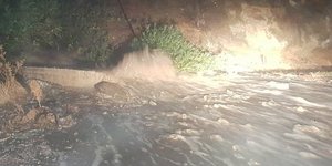 Πλημμυρισμένος δρόμος στην Ανδρο