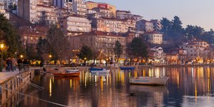 Η πόλη της Καστοριάς με την λίμνη