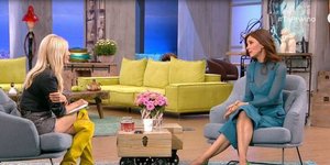 Η Κατερίνα Λέχου με μπλε φόρεμα