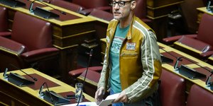 Ο Κλέων Γρηγοράδης στη Βουλή