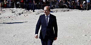 Κωστής Χατζηδάκης περπαταει