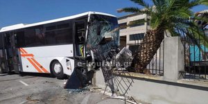 Τροχαίο ατύχημα με λεωφορείο των ΚΤΕΛ