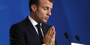 εμανουέλ μακρον σαν προσευχη 