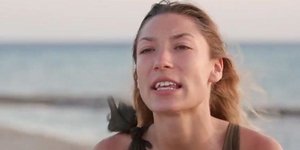 Η Μαρτίνα του GNTM στην φωτογράφηση στην παραλία
