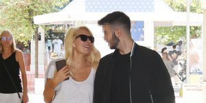 Η Ελένη Μενεγάκη για ψώνια μαζί με τον γιο της, Άγγελο Λάτσιο