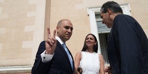 Ο Κωνσταντίνος Μπογδάνος τα βάζει με το ΚΚΕ για τον διαδηλωτή καρατέκα