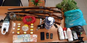 Ναρκωτικά και όπλα που κατάσχεσε η αστυνομία