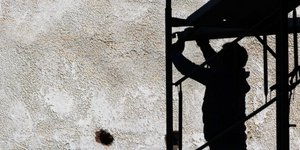 Εργάτης σε οικοδομή