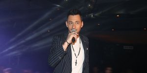 Ο Πάνος Καλίδης άνοιξε την πόρτα του σπιτιού του στους τηλεθεατές