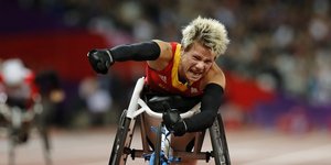 Η Βελγίδα Παραολυμπιονίκης σε αγώνα με αμαξίδιο