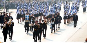 Παρέλαση Θεσσαλονίκη σημαίες Μακεδονομάχοι