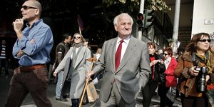 Βαρίδι για τα νοικοκυριά οι υψηλοί φόροι κατανάλωσης