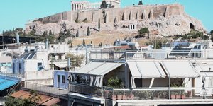 πολυκατοικίες φόντο Ακρόπολη