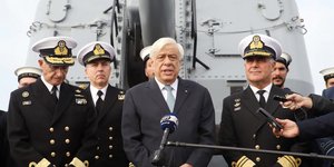 Ο Προκόπης Παυλόπουλος στο αντιτορπιλικό «Βέλος»