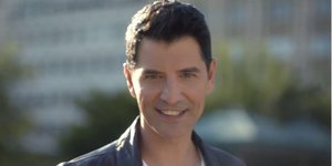 Ο Σάκης Ρουβάς