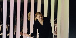 Η Σοφία Κοκοσαλάκη χαιρετά στην πασαρέλα