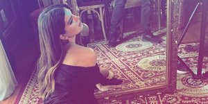 Η Σταματίνα Τσιμτσιλή ποζάρει σε χαλί 