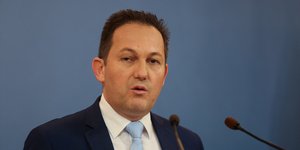 Ο Στέλιος Πέτσας τοποθετήθηκε για την εισβολή του Ρουβίκωνα στο πολιτικό γραφείο του Βασίλη Κικίλια