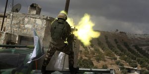 Με το δάχτυλο στη σκανδάλη στη Συρία 