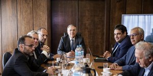 Συνεδρίαση διακομματικής για ψήφο αποδήμων