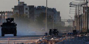 Bloomberg: Η Ευρωπαϊκή Ενωση εξετάζει εμπάργκο όπλων στην Τουρκία