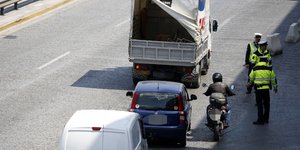 Η Τροχαία μοιράζει πρόστιμα