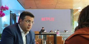 Απόστολος Τζιτζικώστας 