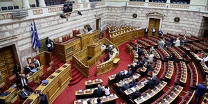 Η ΝΔ απέρριψε την πρόταση για αλλαγές στο άρθρο 102 παρ. 2 του Συντάγματος