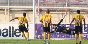 Ο Μπρούνο Γκάμα σκοράρει με πέναλτι