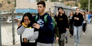 Σοκαρισμένοι οι μαθητές από την τραγωδία στο σχολείο τους