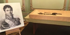 Πορτρέτο και τα οστά του στρατηγού του Ναπολέοντα, Σεζάρ Σαρλ Ετιέν Γκουντέν