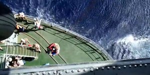 Αεροδιακομιδή ασθενούς από πλοίο του Ρωσικού Πολεμικού Ναυτικού