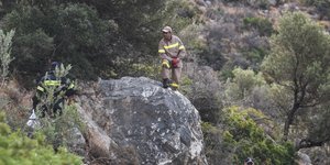 Άνδρες του πυροσβεστικού σώματος εν ώρα υπηρεσίας