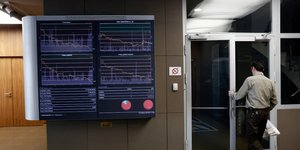 Ανοίγει πόρτα στο Χρηματιστήριο