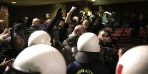Ενταση κατά την απολογία του Νίκου Μιχαλολιάκου