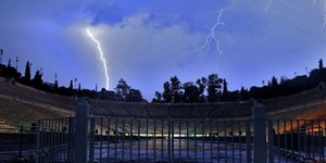 Αστραπές πάνω από το Παναθηναϊκό Στάδιο