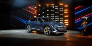 Η Audi παρουσιάζει το e-tron και σε Sportback έκδοση
