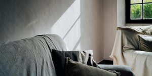 Καναπές με ριχτάρι