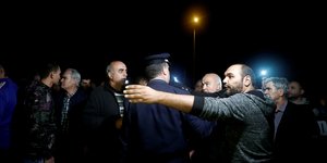 Διαμαρτυρία έξω από τον προσφυγικό καταυλισμό στα Διαβατά