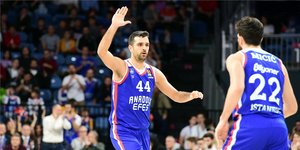 Παίκτες της Εφές πανηγυρίζουν