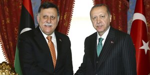 Ο Φάγεζ αλ-Σάρατζ και ο Ρετζέπ Ταγίπ Ερντογάν