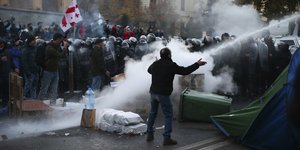 Επεισόδια σε αντικυβερνητική διαδήλωση στη Γεωργία