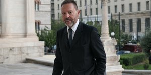 Γιάννης Στουρνάρας εξω