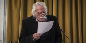 Ο Μανώλης Γλέζος