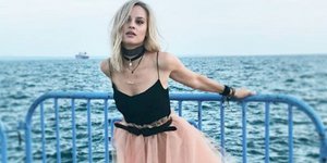 Ιλένια Ουίλιαμς πίσω θαλασσα