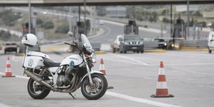 Μηχανή της αστυνομίας στα διοδια