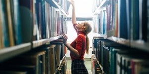 Στη βιβλιοθήκη