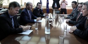 κωστης χατζηδάκης συναντηση